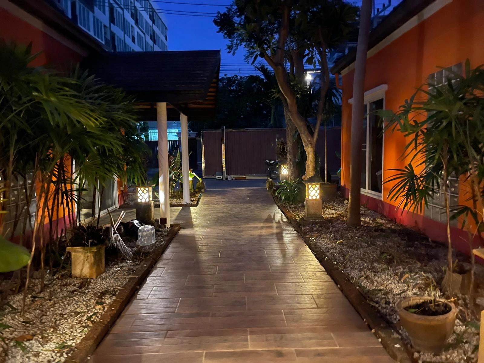 ROSEWOOD POOL VILLAS 1